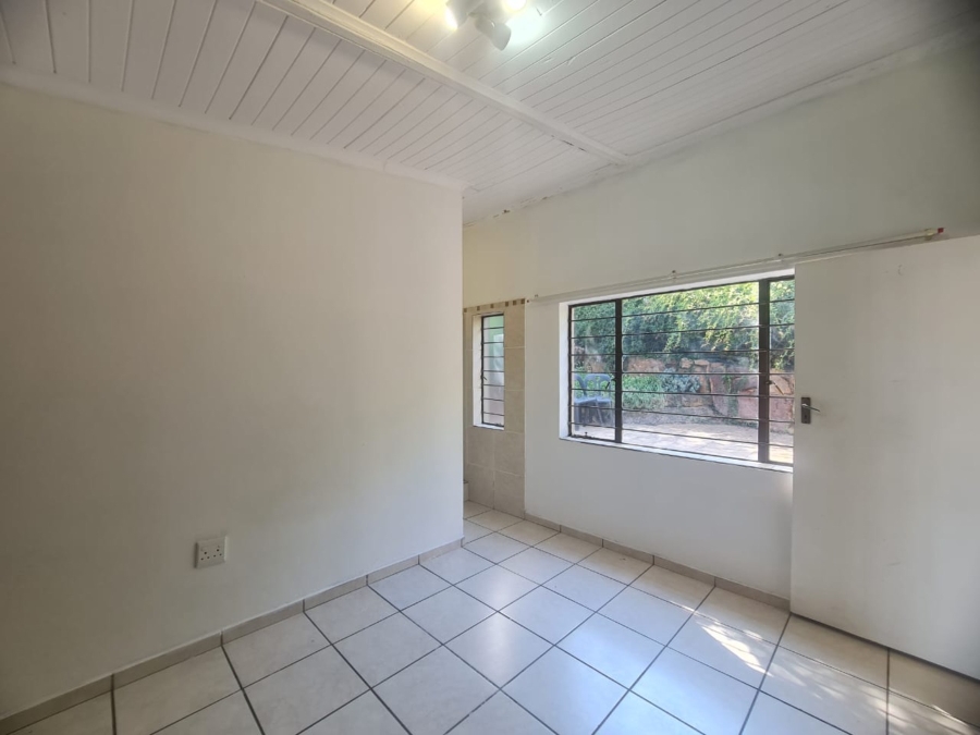 6 Bedroom Property for Sale in Meerhof North West